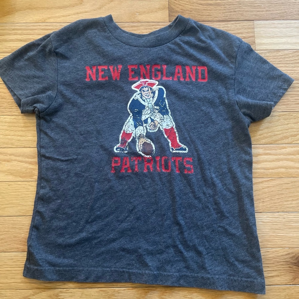 New England Patriots Youth Tee (5–6) | Retro Logo NFL Shirt